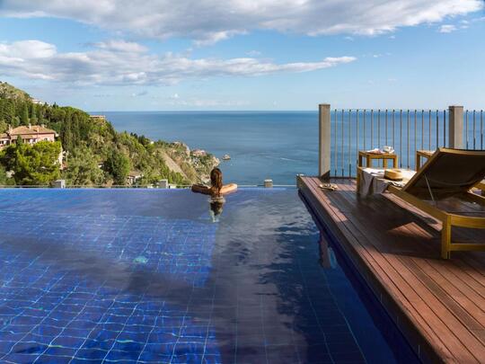Hotel vista mar en Taormina con 5 estrellas